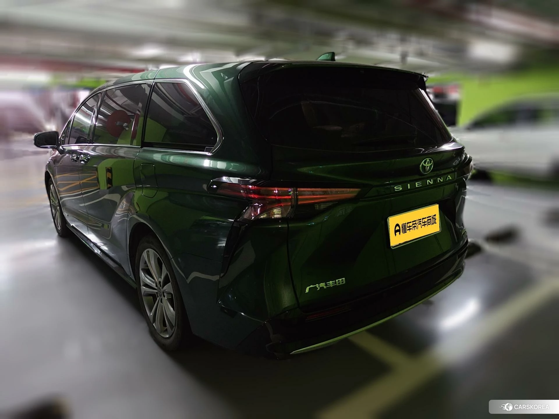 Toyota Saina 2023 Зеленый из Китая, фото 3