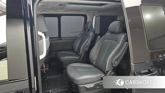 Hyundai Staria 2023 Черный из Кореи, фото 3