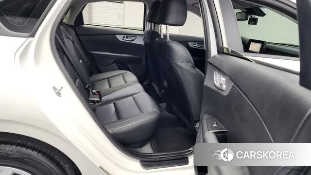 Kia The New K3 2nd generation 2021 Белый из Кореи, фото 3