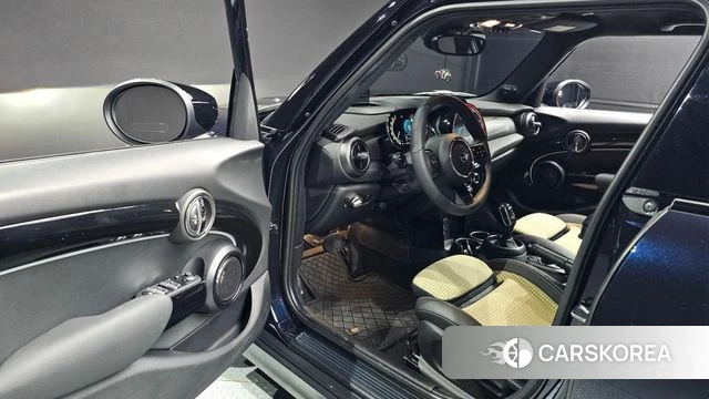 Mini Cooper S 2023 Синий из Кореи, фото 3