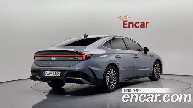 Hyundai Sonata D Edge Hybrid (DN8) 2023 Светло-серебряный цвет из Кореи, фото 3