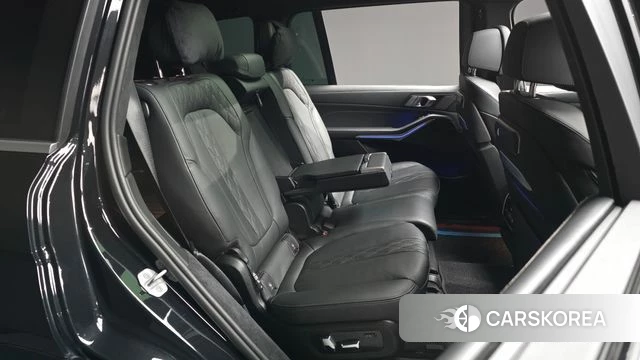 BMW X7 (G07) 2025 Черный из Кореи, фото 3