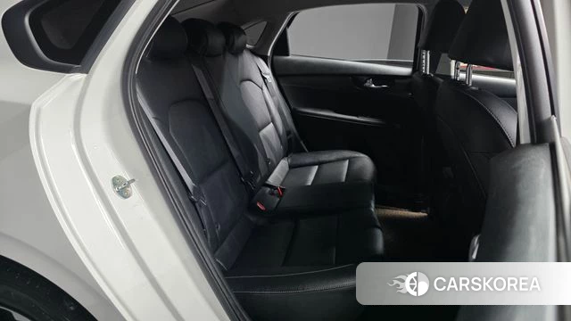 Kia The New K3 2nd generation 2022 Белый из Кореи, фото 3