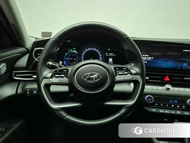 Hyundai Avante Hybrid (CN7) 2022 Белый из Кореи, фото 3