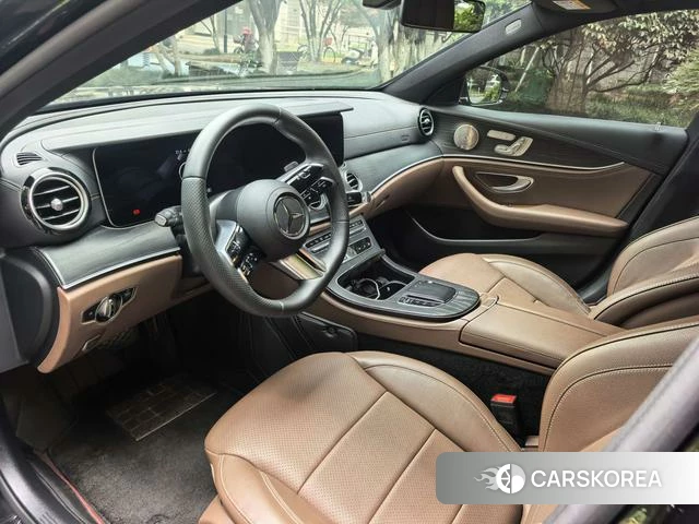 Mercedes-Benz E-class 2023 Черный из Китая, фото 3