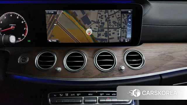 Mercedes-Benz E-Class W213 2018 Белый из Кореи, фото 3
