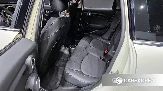 Mini Cooper 2021 Жемчужный цвет из Кореи, фото 3