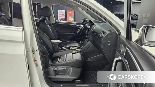 Volkswagen Tiguan second Generation 2018 Белый из Кореи, фото 3