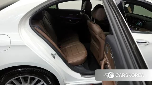 Mercedes-Benz E-Class W213 2021 Белый из Кореи, фото 3