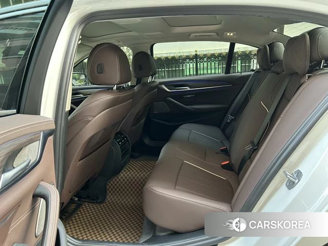 BMW 5 series 2021 Белый из Китая, фото 3