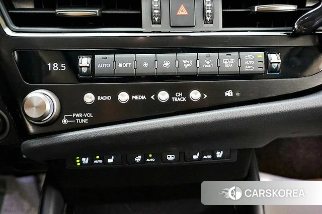 Lexus ES300h 7th generation 2023 Серый из Кореи, фото 3