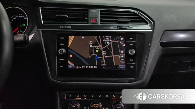 Volkswagen Tiguan second Generation 2019 Белый из Кореи, фото 3