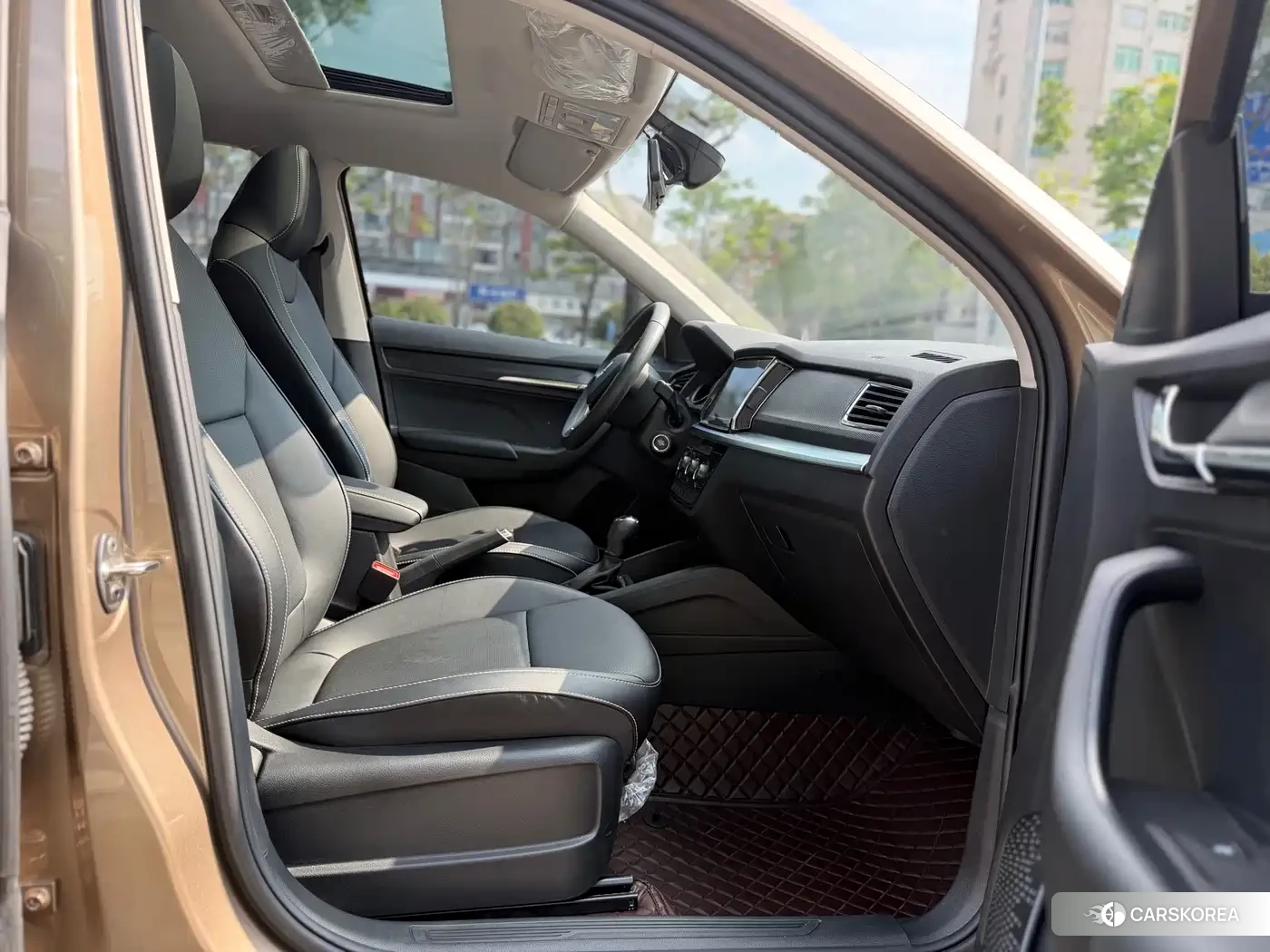 Skoda Kamiq 2022 Champagne/brown из Китая, фото 3