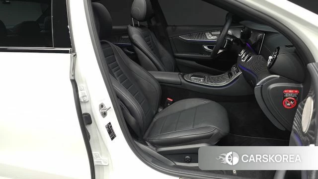 Mercedes-Benz E-Class W213 2023 Белый из Кореи, фото 3