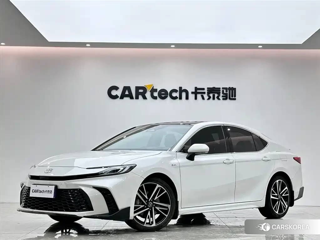 Toyota Camry 2024 Белый из Китая, фото 3