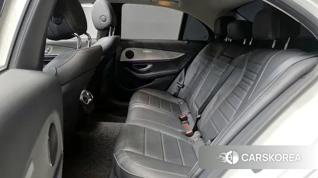 Mercedes-Benz E-Class W213 2018 Белый из Кореи, фото 3