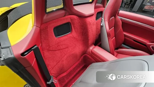 Porsche 718 Boxster 2021 Желтый из Кореи, фото 3