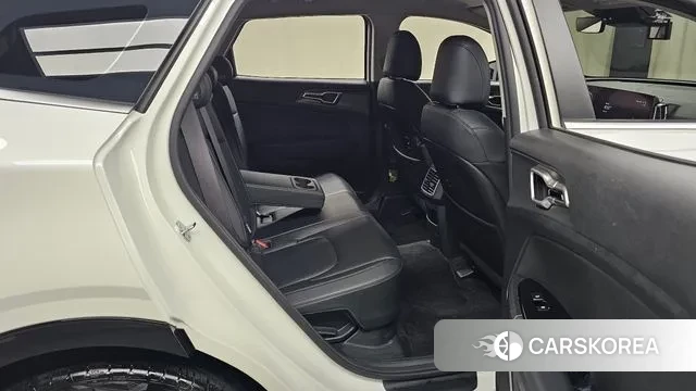 Kia Sportage 5th Generation Hybrid 2023 Белый из Кореи, фото 3