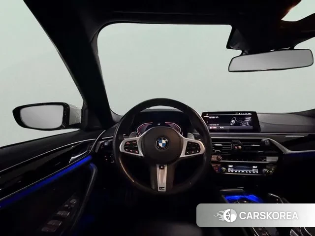 BMW 5 Series (G30) 2020 Белый из Кореи, фото 3