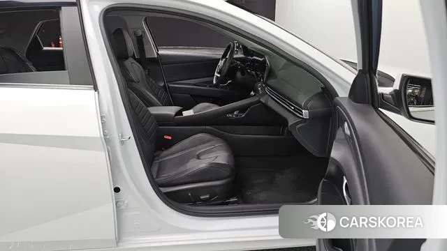 Hyundai The New Avante (CN7) 2024 Белый из Кореи, фото 3