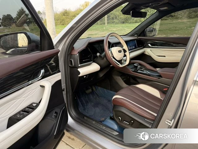 Geely Automobile Xingyue L 2023 Серебристо-серый из Китая, фото 3