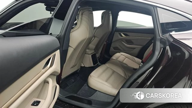 Porsche Taycan 2021 Коричневый из Кореи, фото 3