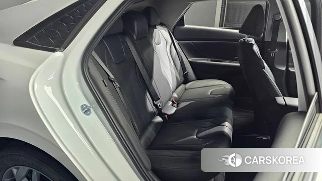 Hyundai The New Avante (CN7) 2024 Белый из Кореи, фото 3