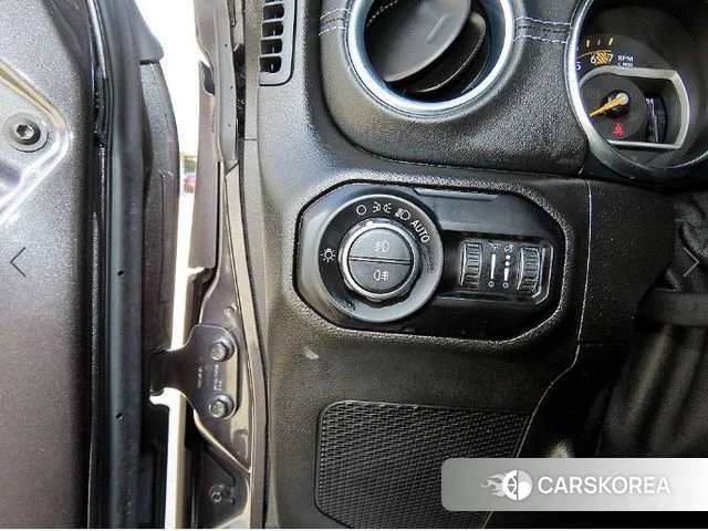 Jeep Wrangler (JL) 2019 Серый из Кореи, фото 3