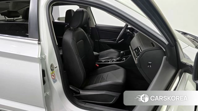 Volkswagen 7th Generation of Jetta 2021 Белый из Кореи, фото 3