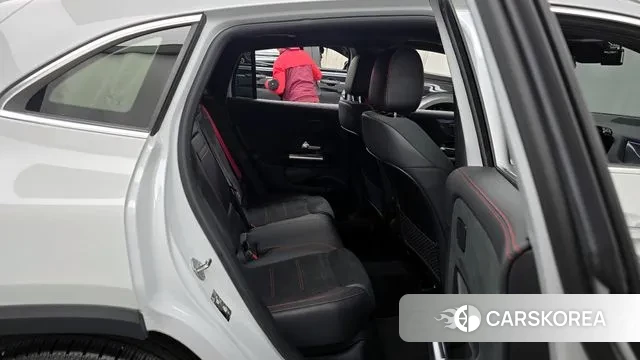 Mercedes-Benz GLA - Class H247 2023 Белый из Кореи, фото 3