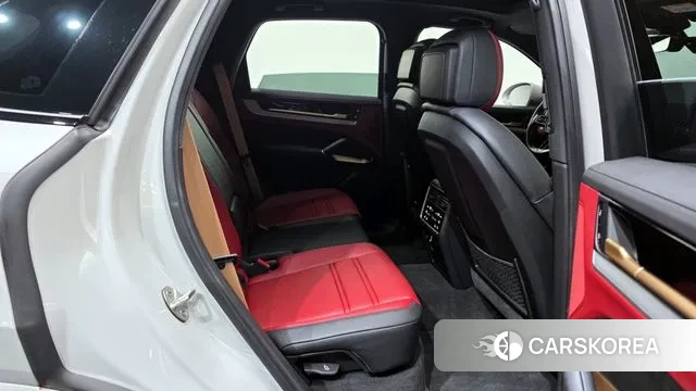 Porsche Cayenne (PO536) 2024 Жемчужный цвет из Кореи, фото 3