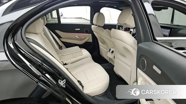 Mercedes-Benz E-Class W213 2023 Черный из Кореи, фото 3