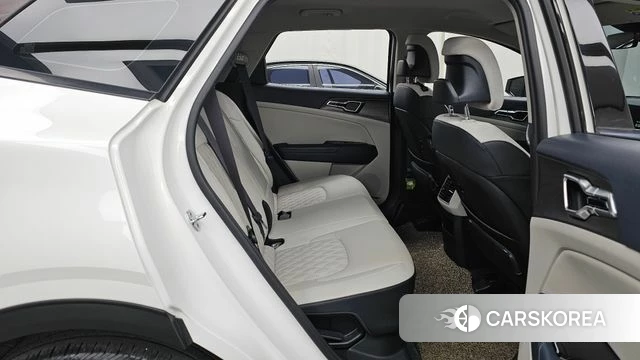 Kia Sportage 5th Generation Hybrid 2021 Белый из Кореи, фото 3