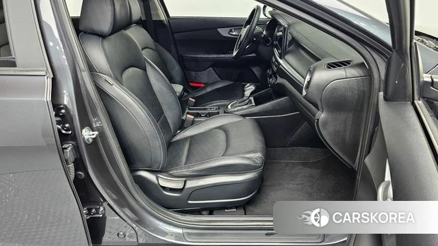 Kia The New K3 2nd generation 2022 Серый из Кореи, фото 3