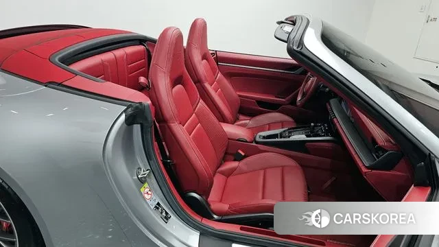 Porsche 911(992) 2020 Серебряный из Кореи, фото 3