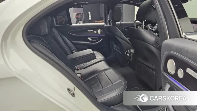 Mercedes-Benz E-Class W213 2022 Белый из Кореи, фото 3