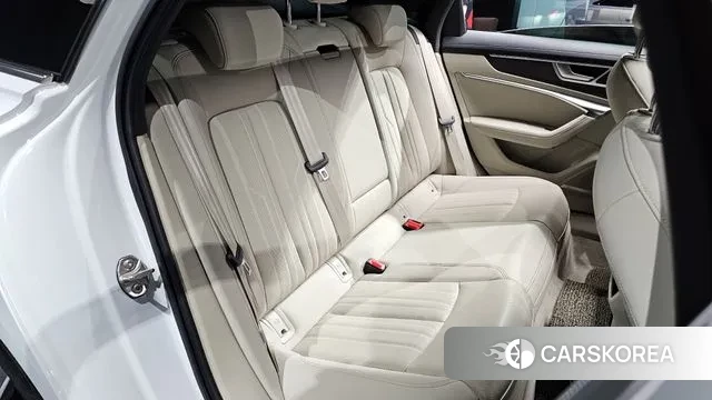 Audi A6 (C8) 2023 Белый из Кореи, фото 3