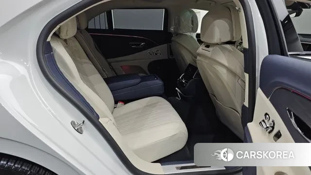 Bentley Flying Spur 3rd Generation 2022 Белый из Кореи, фото 3