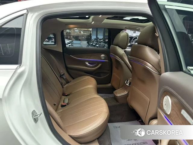 Mercedes-Benz E-class 2022 Белый из Китая, фото 3