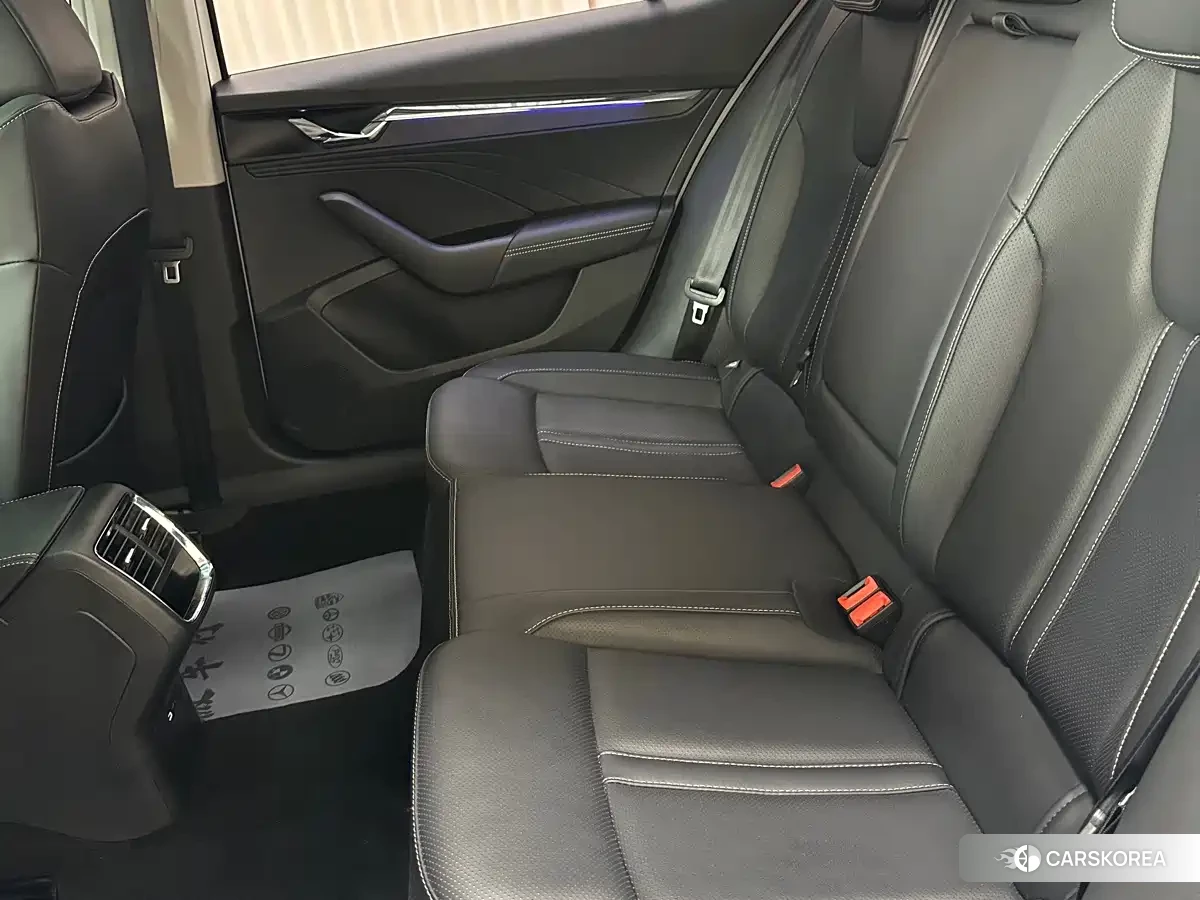 Skoda Octavia 2023 Белый из Китая, фото 3