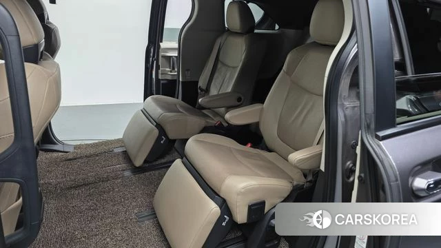 Toyota Sienna 4th Generation 2023 Серый из Кореи, фото 3