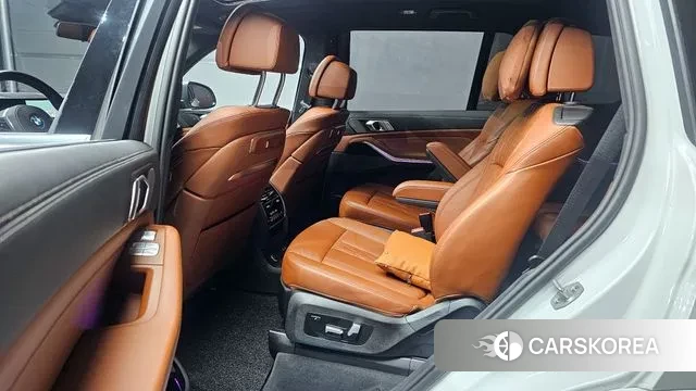 BMW X7 (G07) 2023 Белый из Кореи, фото 3