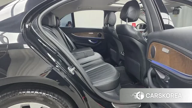 Mercedes-Benz E-Class W213 2019 Черный из Кореи, фото 3