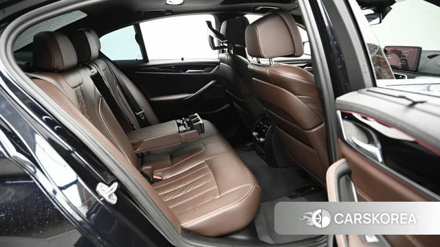 BMW 5 Series (G30) 2023 Черный из Кореи, фото 3