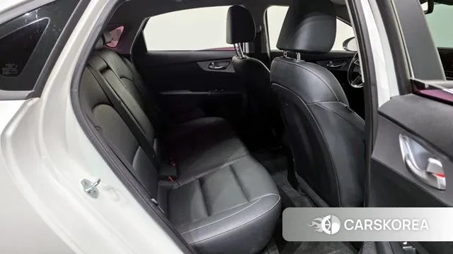 Kia The New K3 2nd generation 2021 Белый из Кореи, фото 3