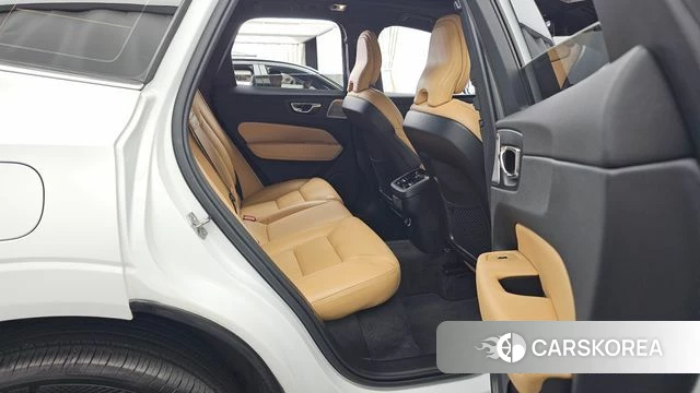 Volvo XC60 second Generation 2019 Белый из Кореи, фото 3