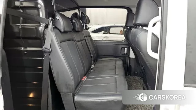 Hyundai Staria 2022 Белый из Кореи, фото 3