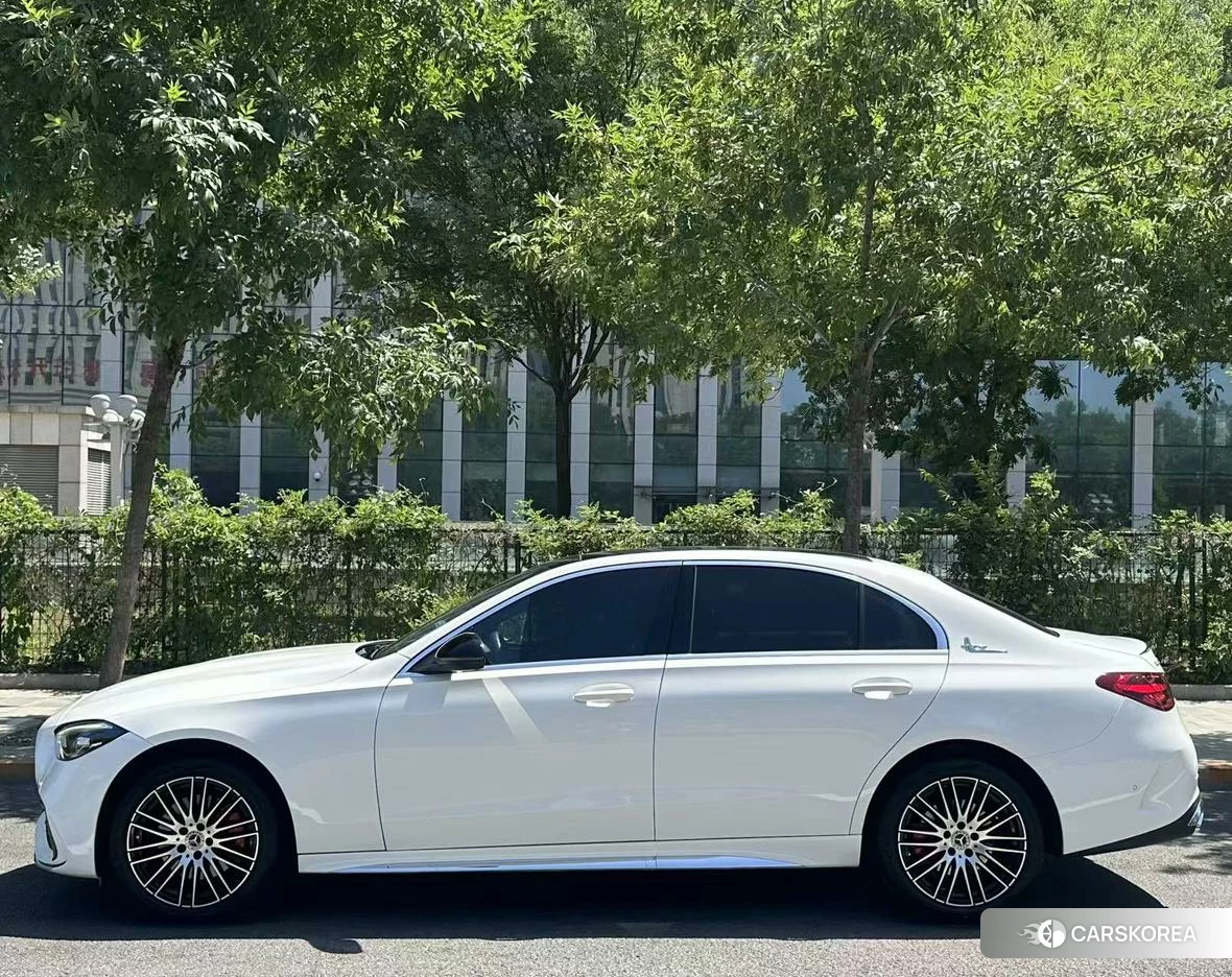 Mercedes-Benz Class C 2023 Белый из Китая, фото 3