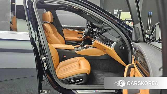BMW 5 Series (G30) 2022 Черный из Кореи, фото 3