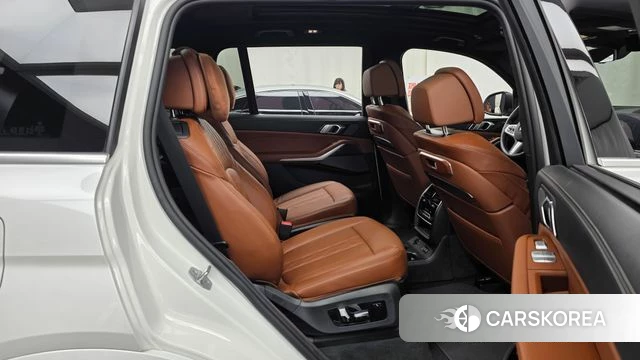 BMW X7 (G07) 2025 Белый из Кореи, фото 3
